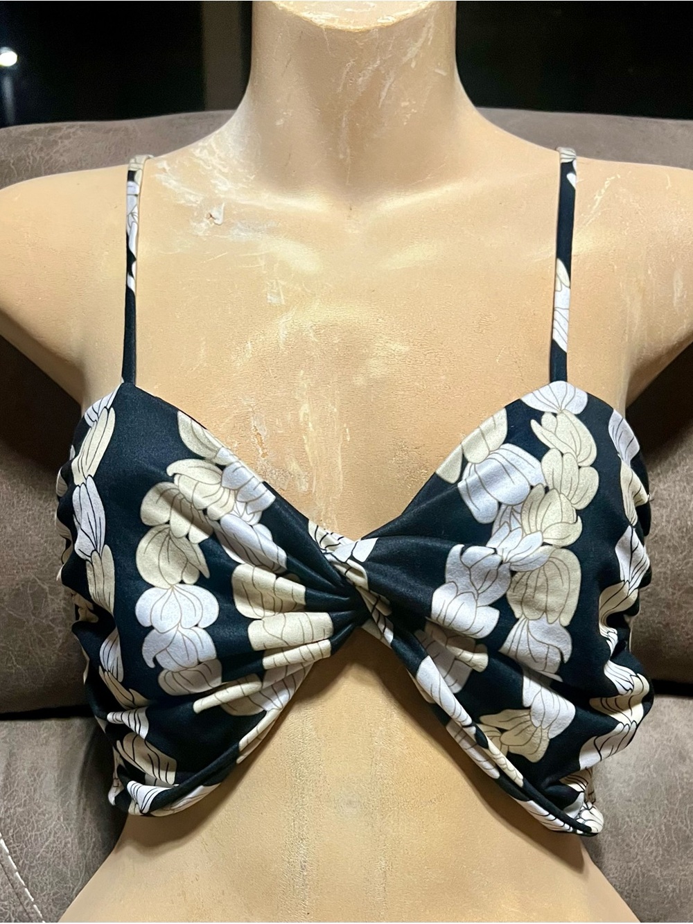 Luz Crown Flower Twist-Front Crop Top, Size Large, EUC